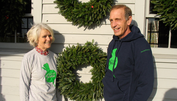 harlow_longtee_sweatshirt Dee and Dan showing off the new long sleeve tshirts and sweatshirts